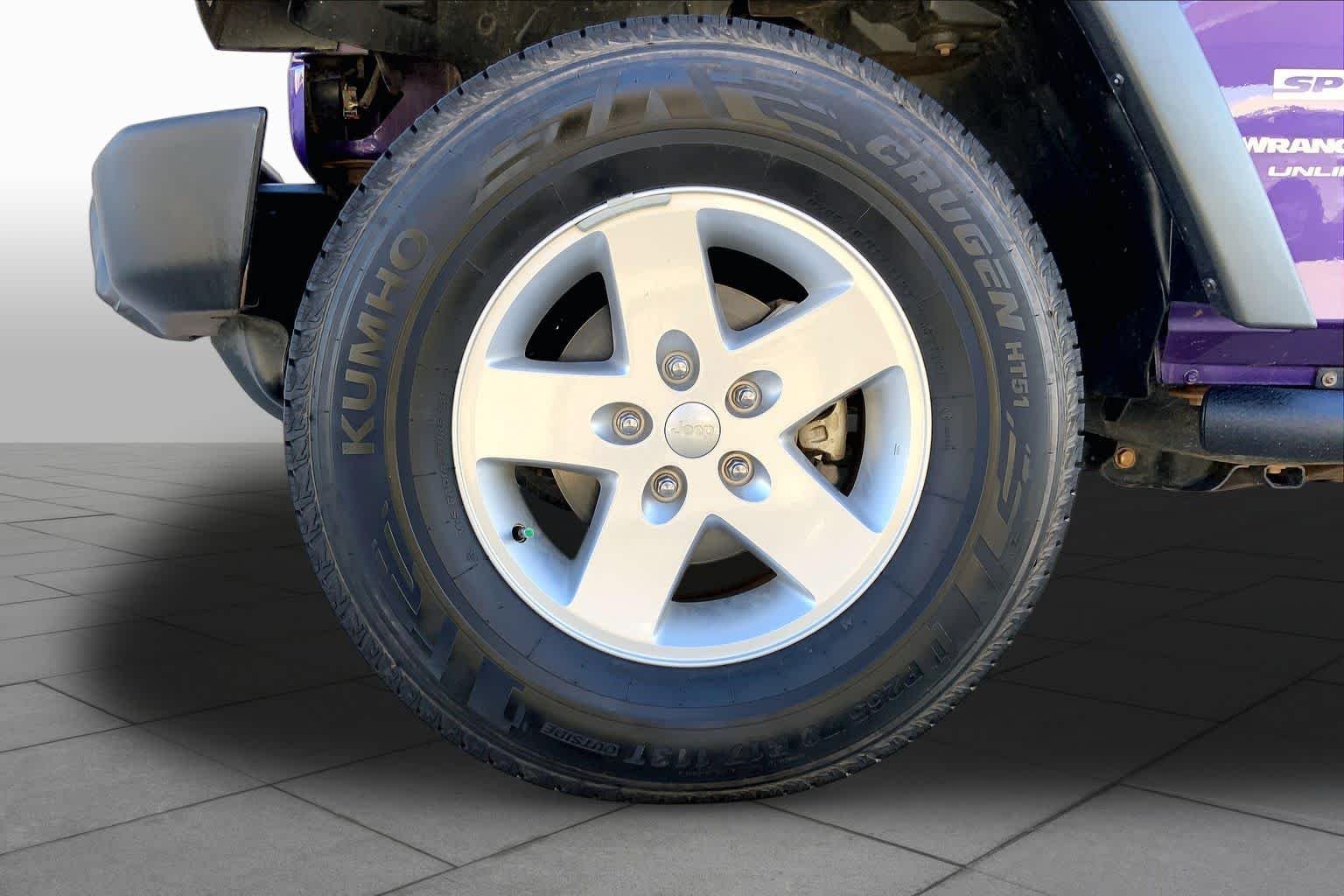 Used 2018 Xtreme Purple Pearlcoat Jeep Sport S image 11