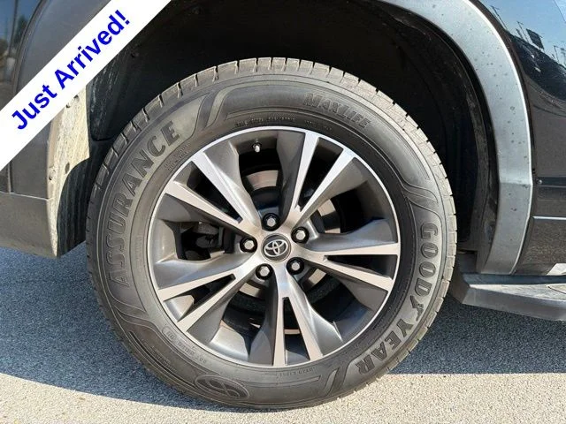 Used 2018 Black Toyota LE image 14
