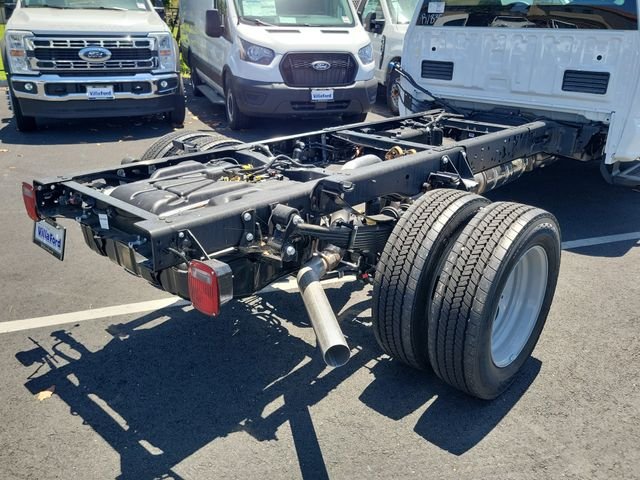 New 2026 Oxford White Ford F-550® XL image 16