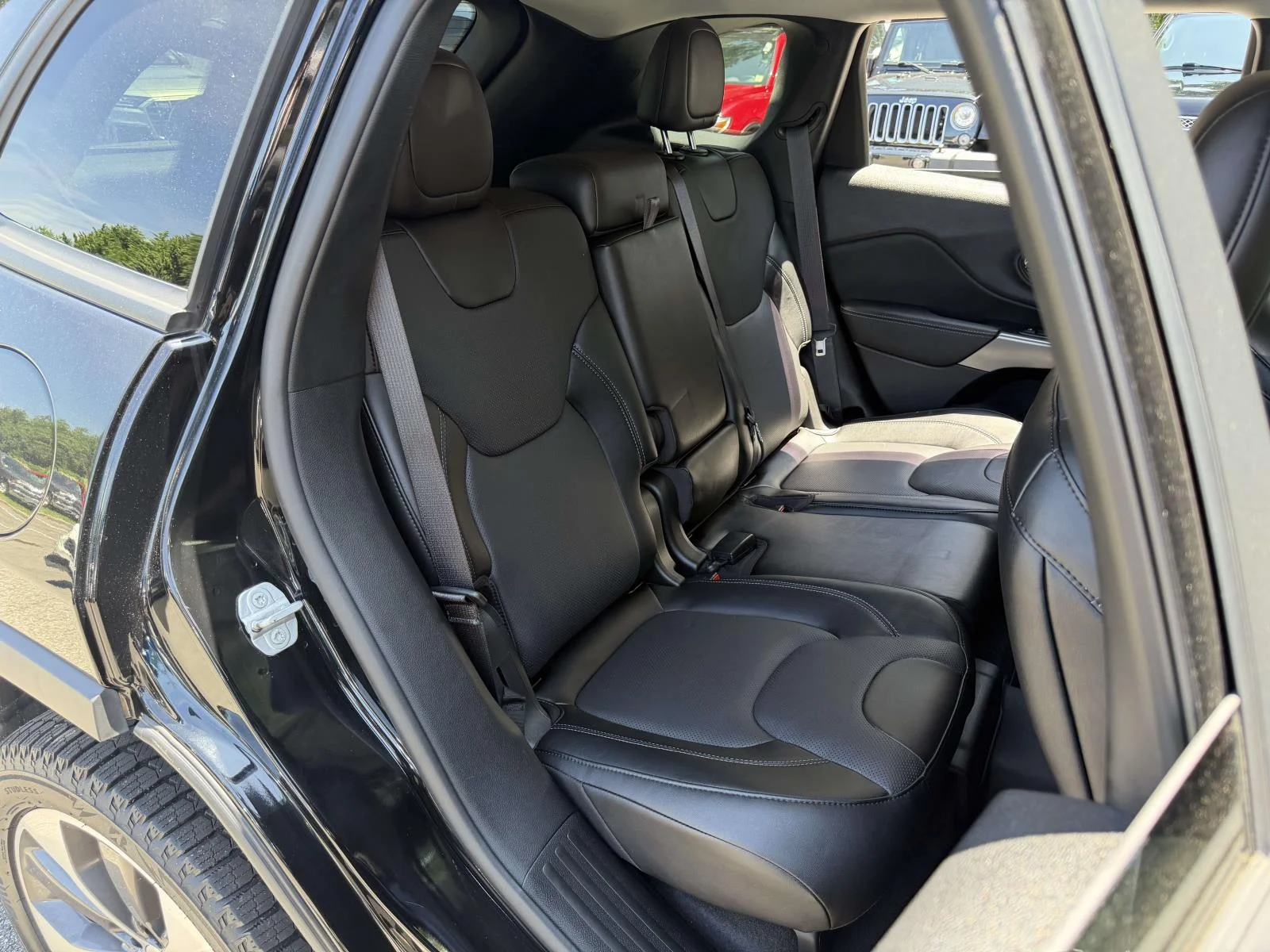Used 2022 Black Jeep Limited image 13