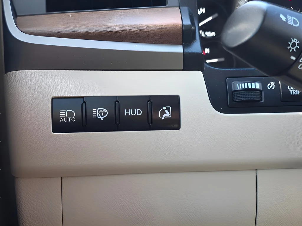2019 Lexus LX 570 - Photo 26