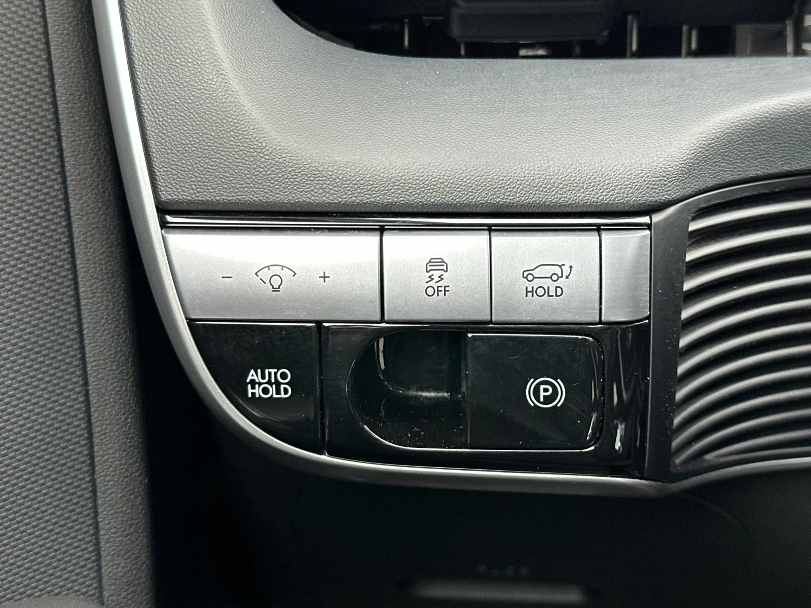 Used 2024 Gray Hyundai SEL image 30