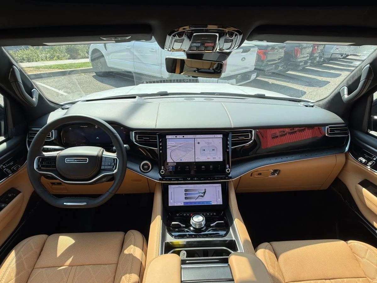 New 2026 White Jeep Summit Reserve image 23