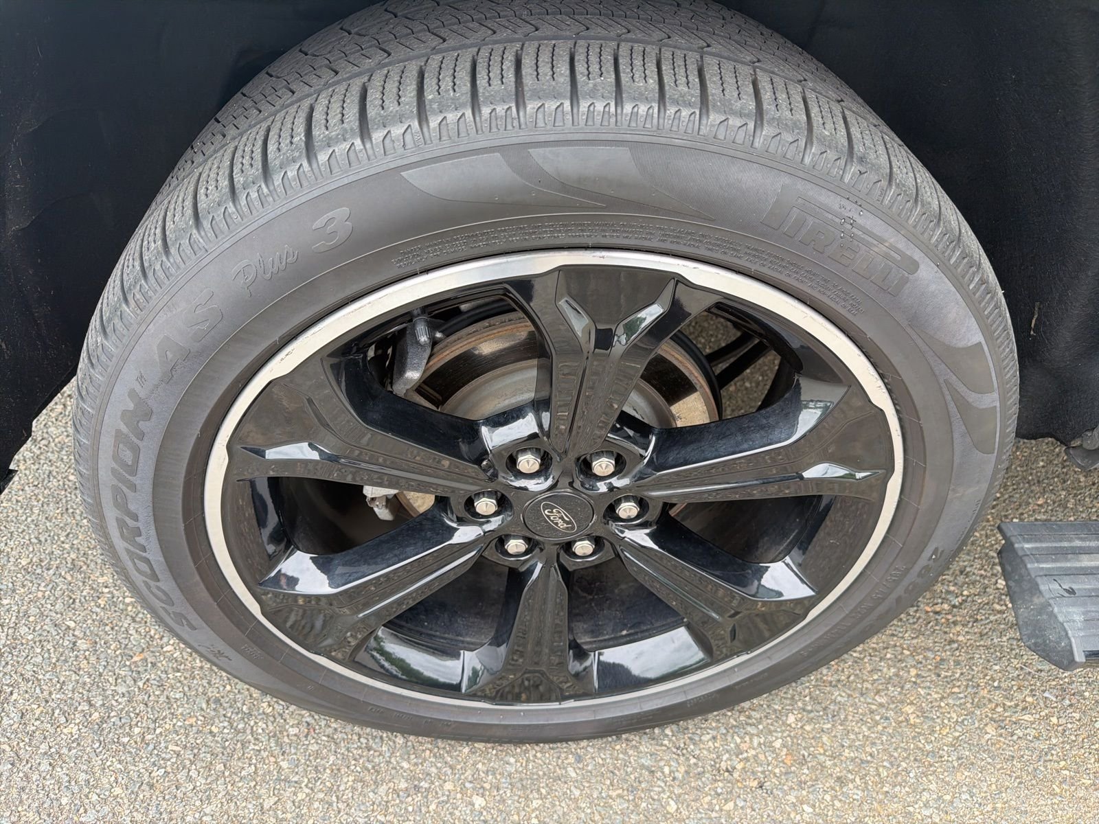 Used 2023 White Ford Limited image 24