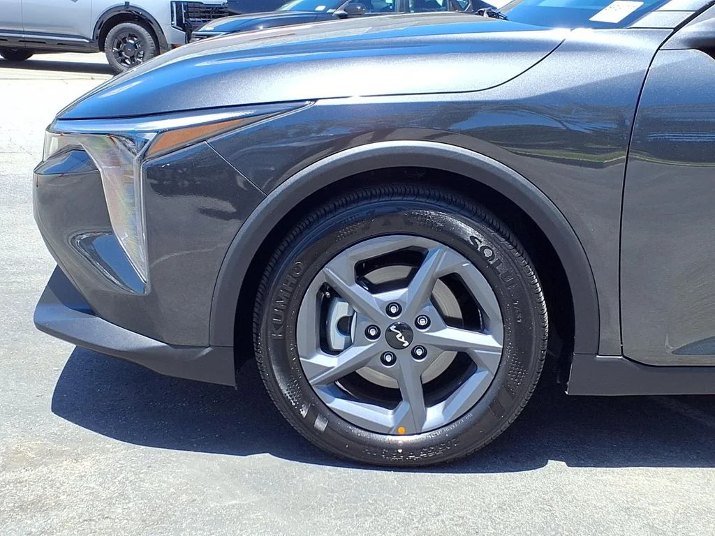 Certified Used 2025 Gray Kia LXS image 15