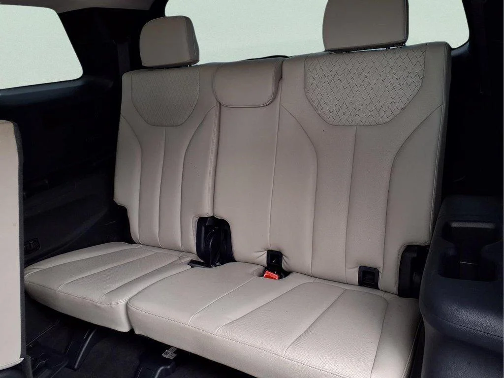 Used 2022 Hyper White Hyundai SEL image 11