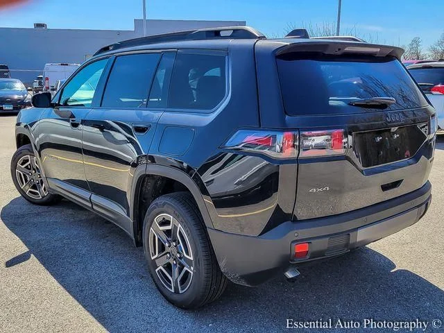 New 2026 Diamond Black Crystal Pearl-Coat Exterior Paint Jeep Limited image 7