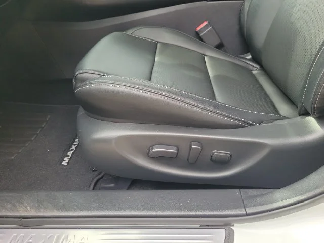Certified Used 2023 White Nissan SV image 19