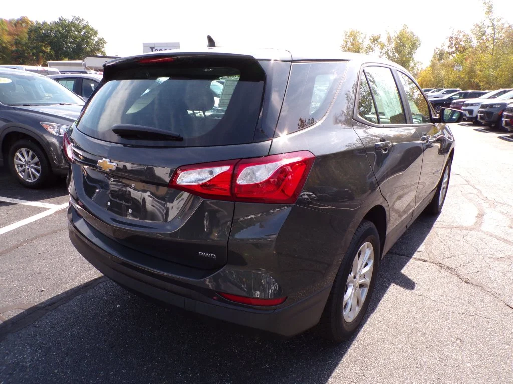 Used 2021 Gray Chevrolet LS image 9
