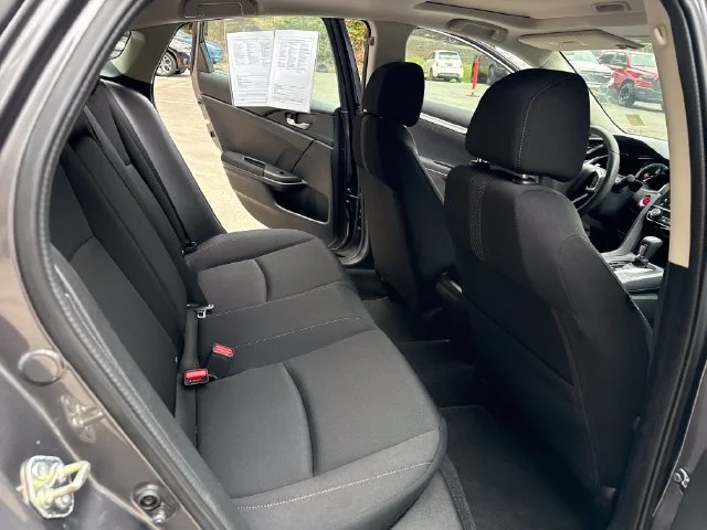 Used 2018  Honda EX image 10