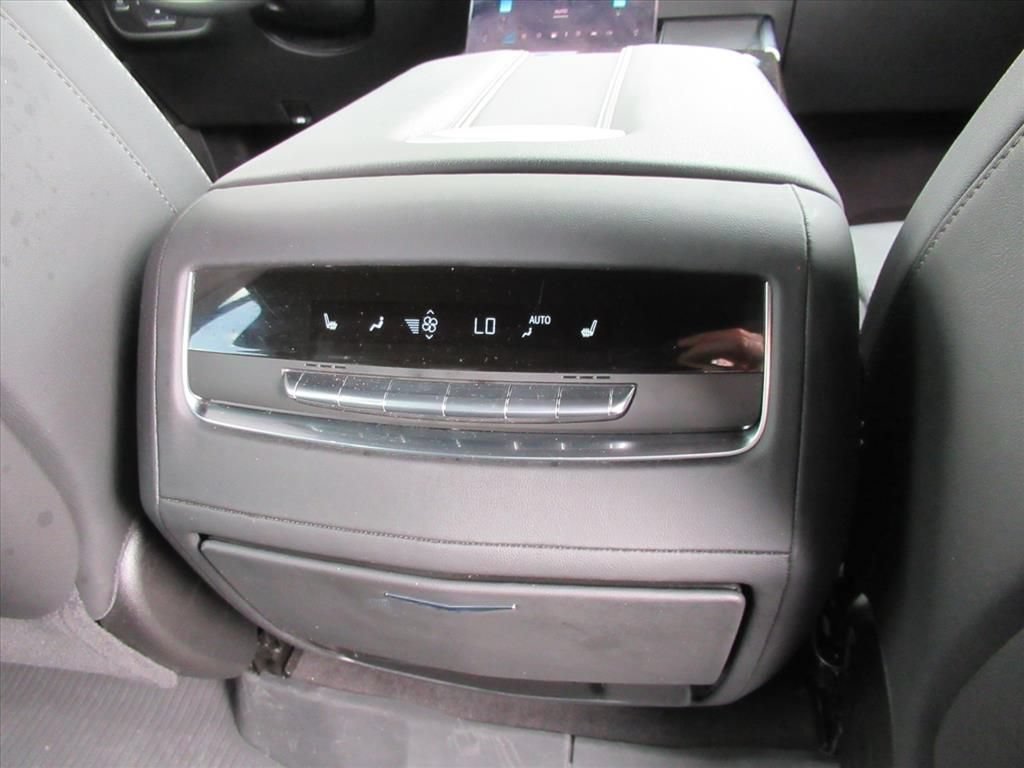 2025 Cadillac Escalade Premium Luxury - Photo 15