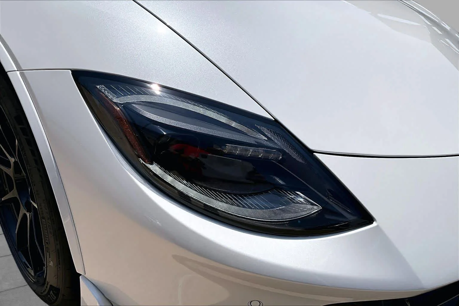 New 2027 Pearl White TriCoat / Super Black Two-tone Nissan NISMO image 13