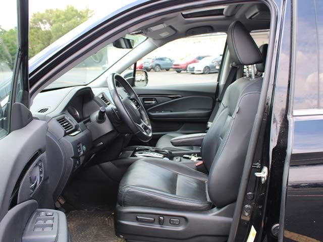Used 2019 Crystal Black Pearl Honda Elite image 13