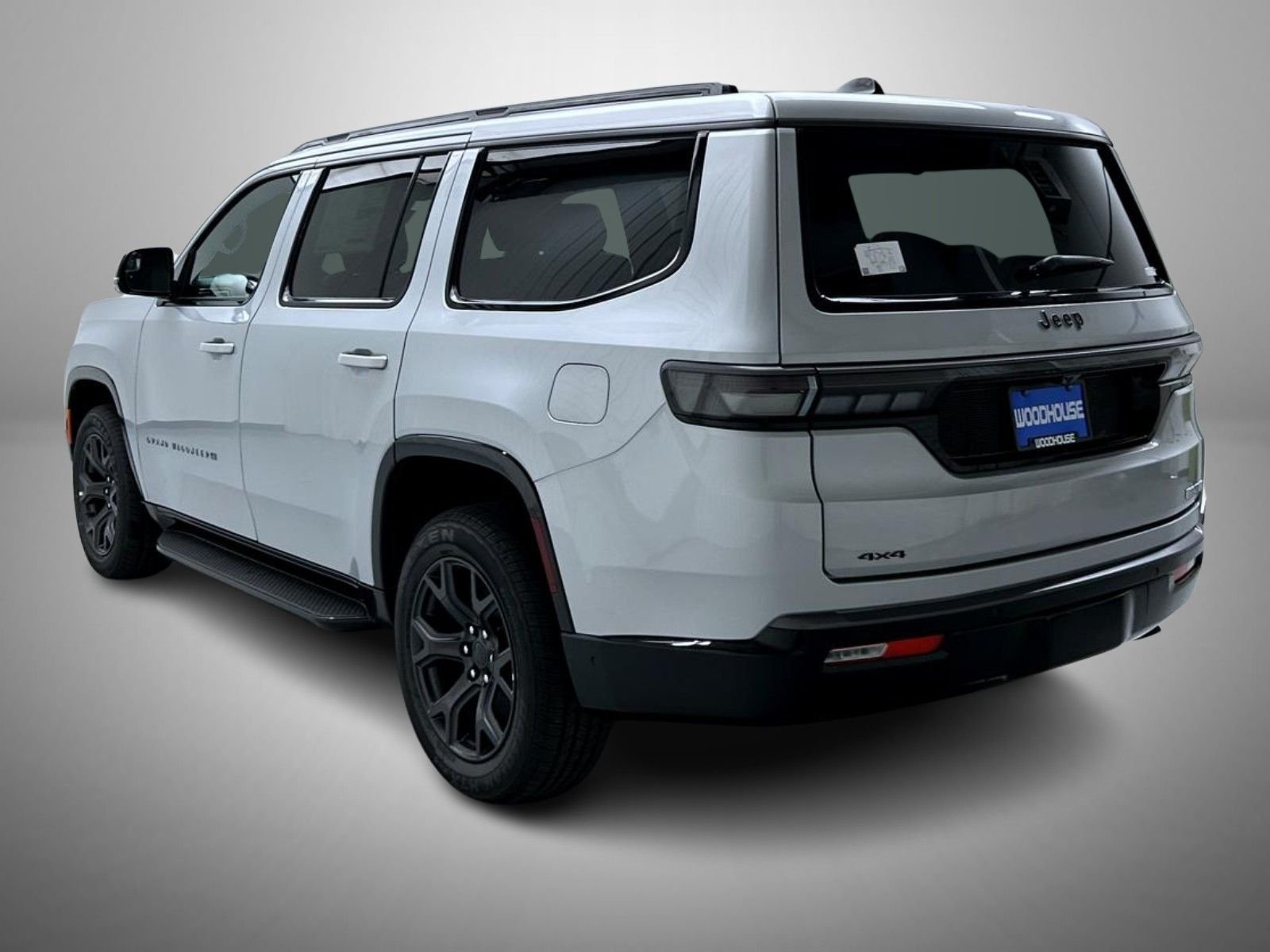 New 2026 Silver-Zynith Exterior Paint Jeep Limited Altitude image 7