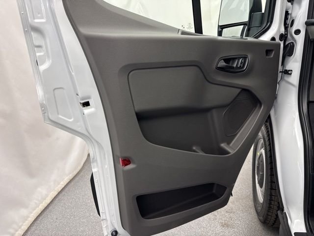 New 2026 Oxford White Ford Cargo Van image 14