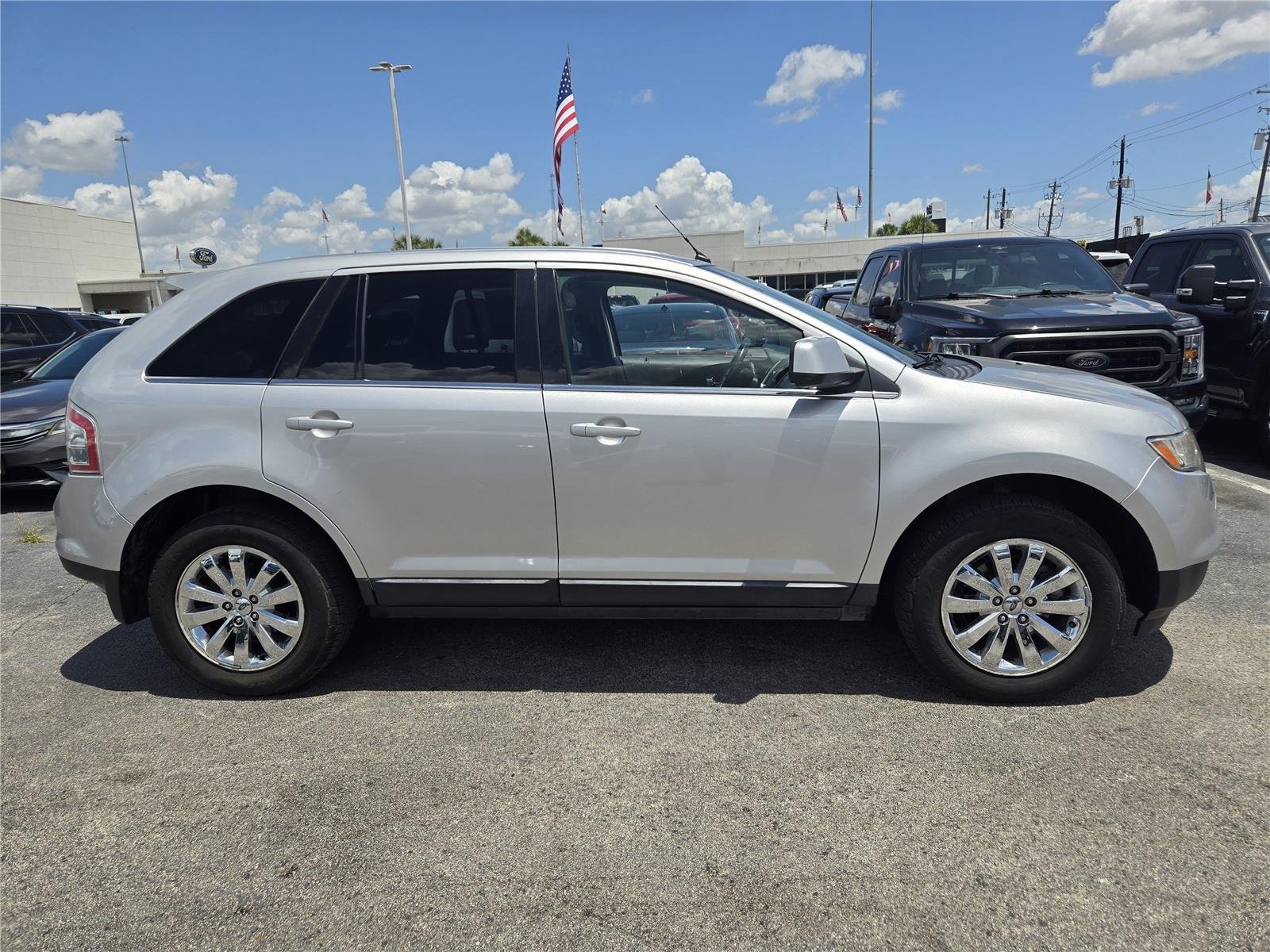 Used 2010 Ingot Silver Metallic Ford Limited image 4