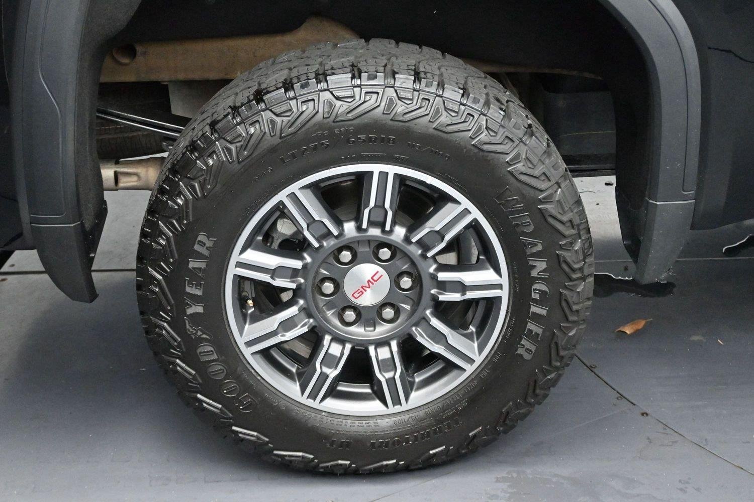 Used 2024 Onyx Black GMC AT4 image 38