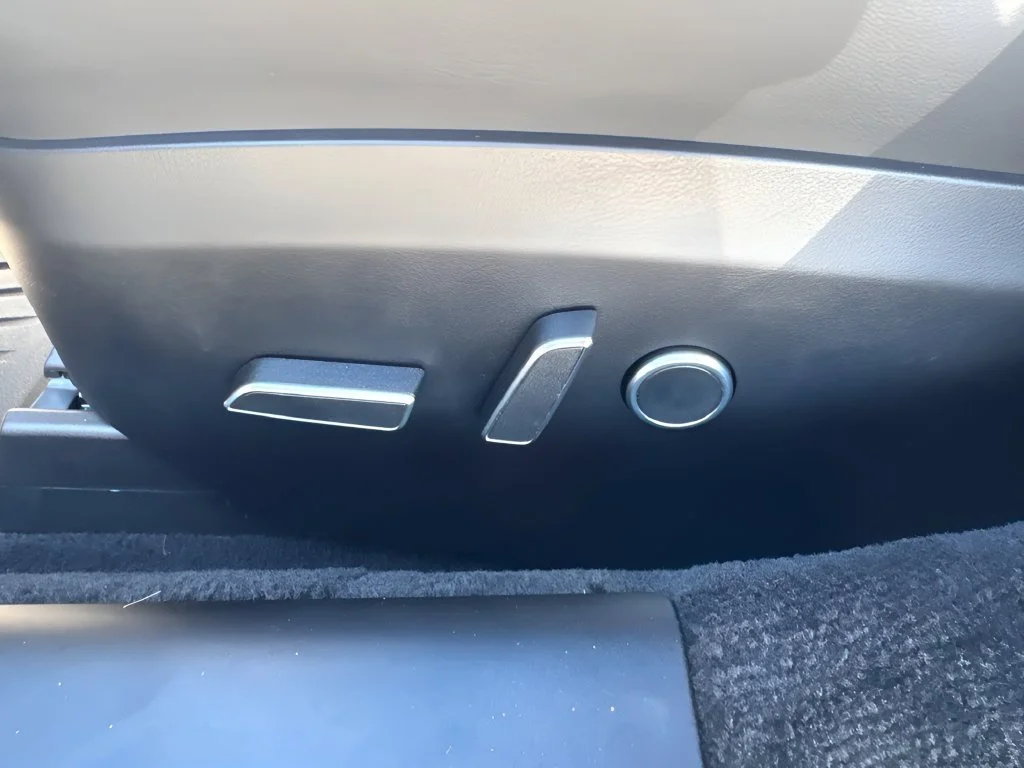 Used 2024  Tesla Long Range image 10