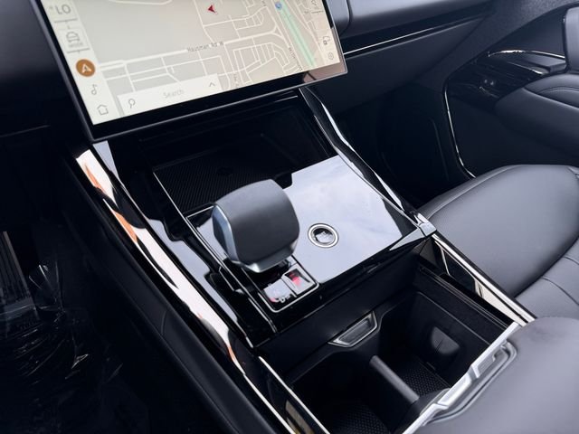 New 2026 Fuji White Land Rover Dynamic SE image 24