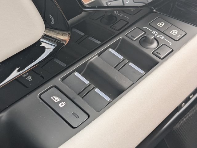 New 2026 White Land Rover S image 25