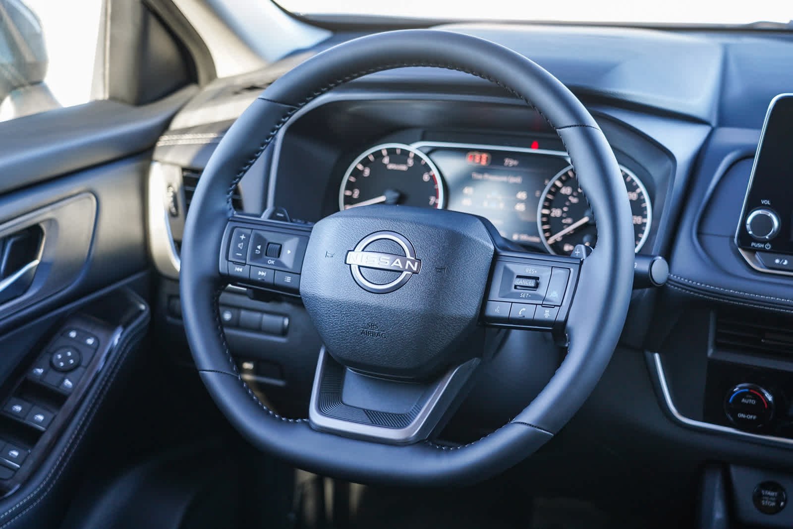 New 2026 Everest White Pearl TriCoat Nissan SV image 18