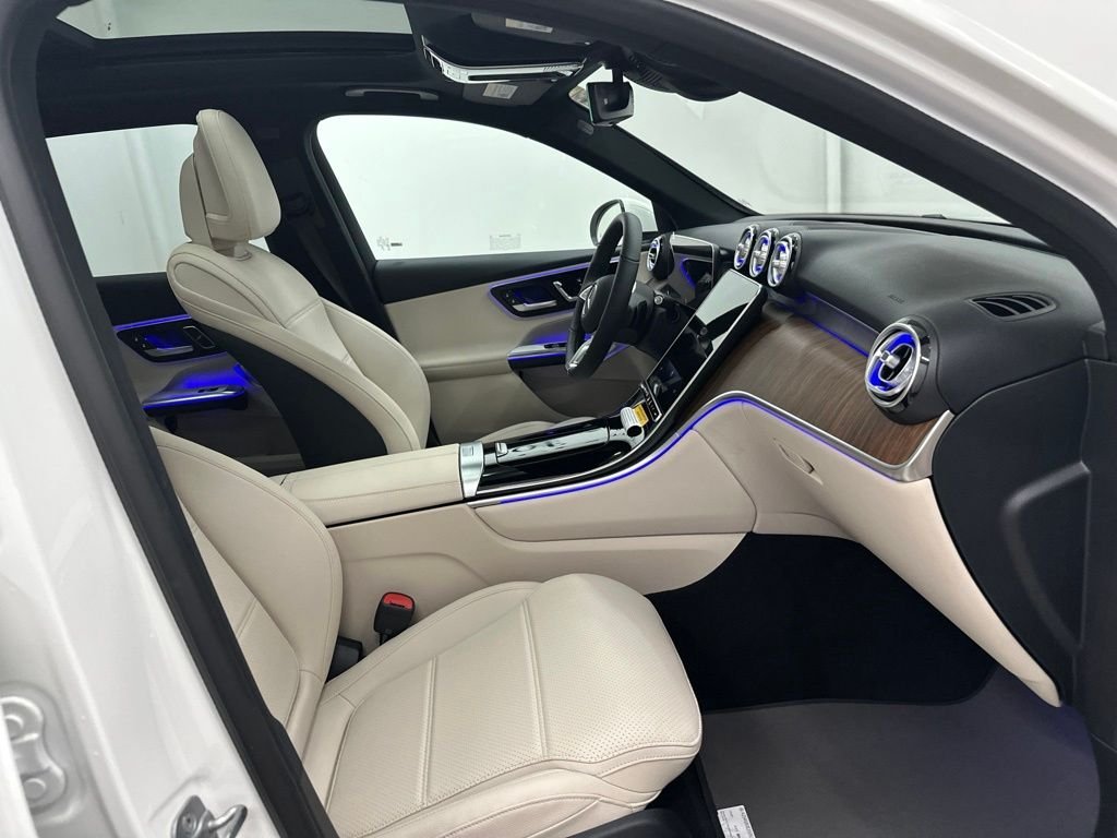 New 2027 Polar White Mercedes-Benz GLC 300 image 27