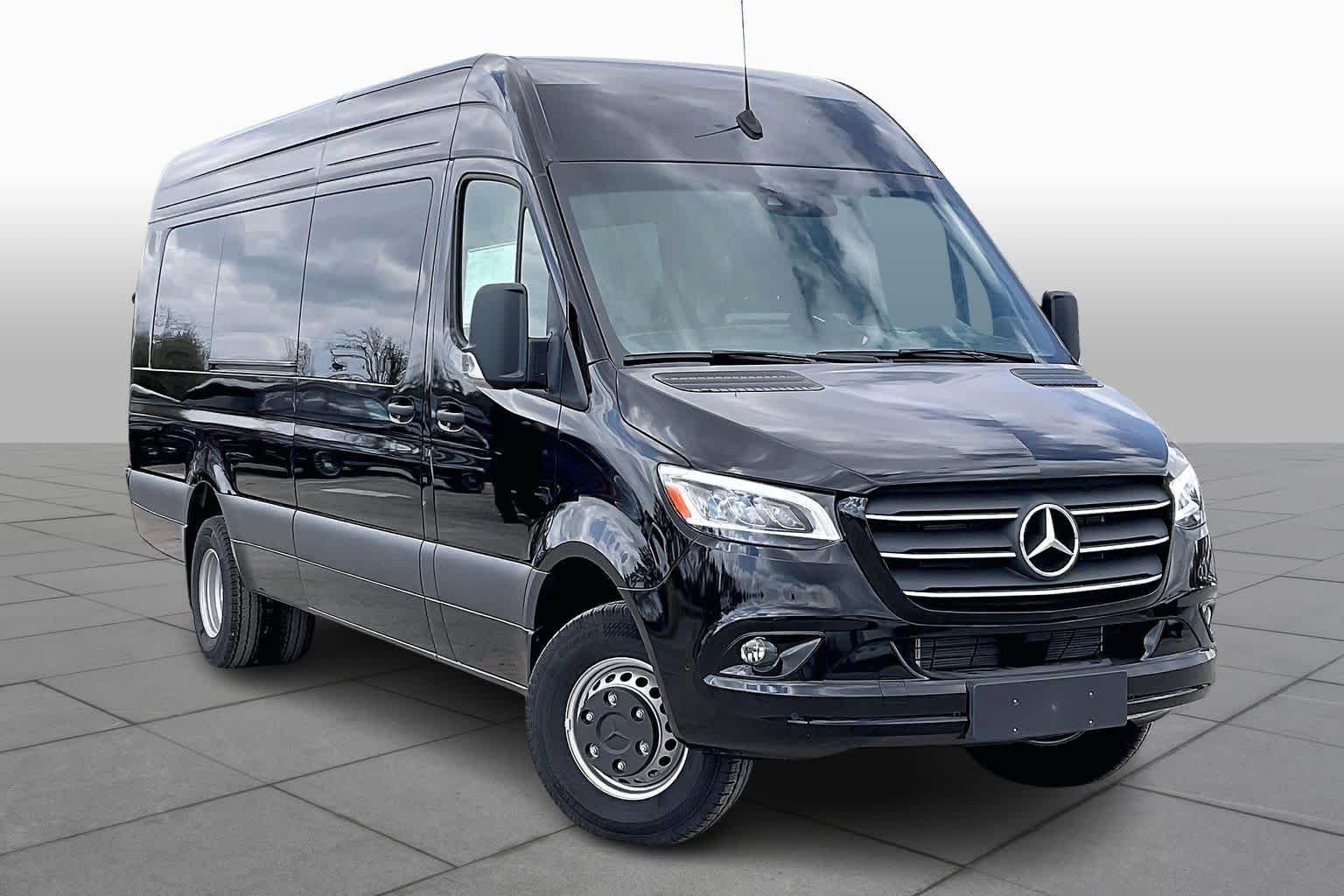 Used 2024 Jet Black Mercedes-Benz  image 3
