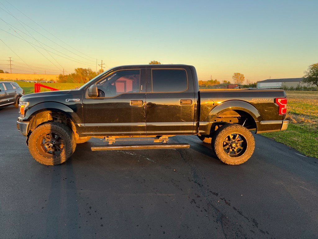 Used 2018 Shadow Black Ford XLT image 6