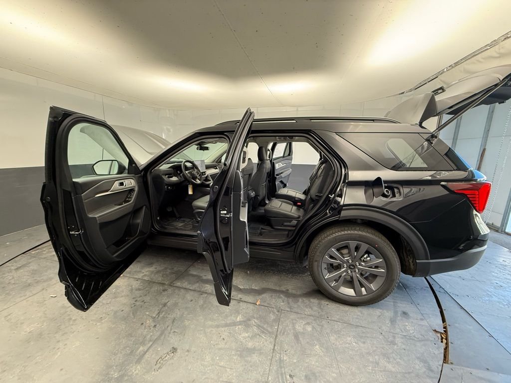 New 2026 Agate Black Metallic Ford Active image 19