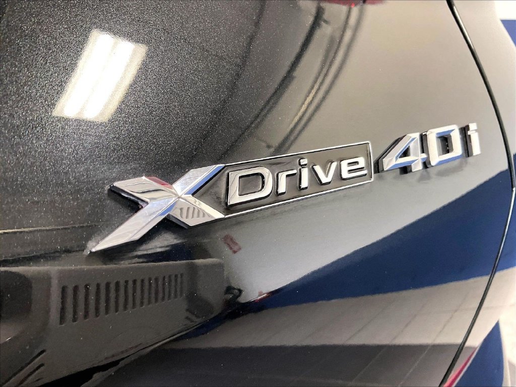 Used 2024 Black BMW xDrive40i image 30