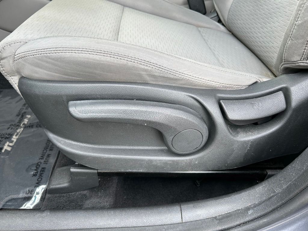 Used 2019 Gray Hyundai SE image 16