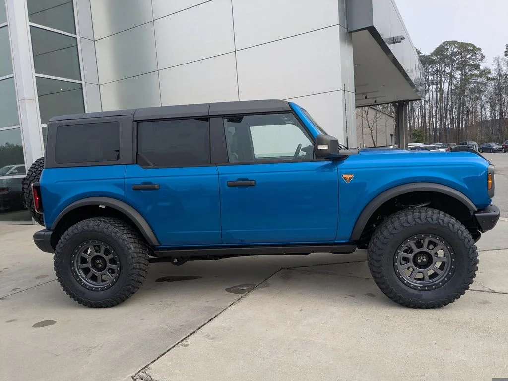 New 2025 Velocity Blue Metallic Ford Badlands image 3