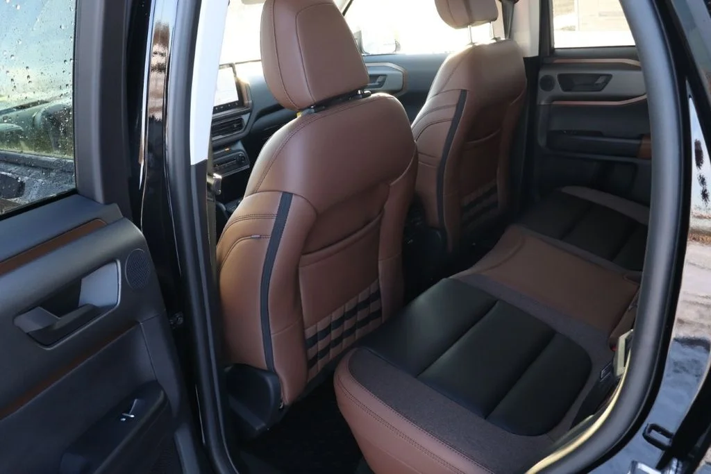 New 2025 Shadow Black Ford Outer Banks® image 38