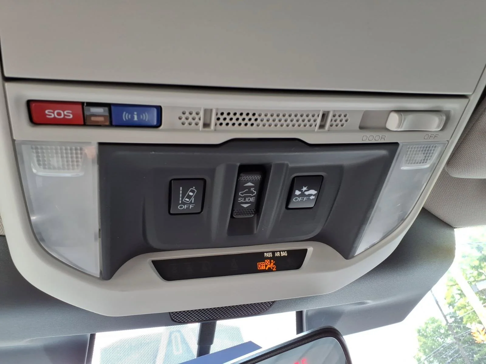 Used 2022 Ice Silver Metallic Subaru Premium image 28