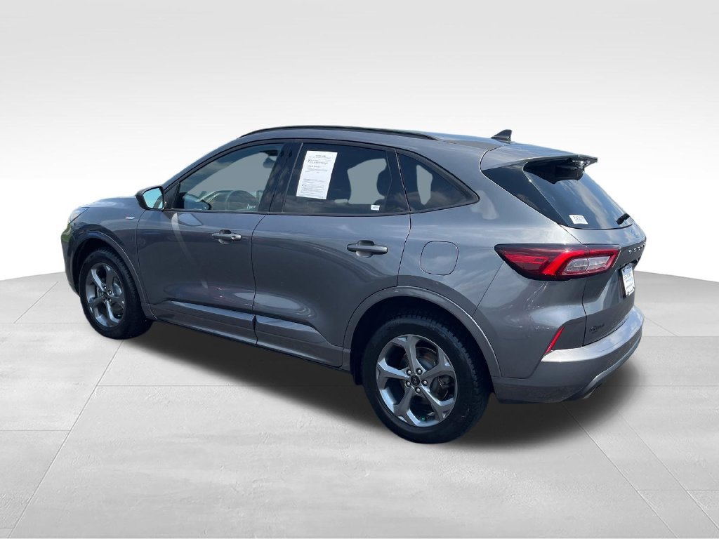 Used 2023 Gray Ford ST-Line image 3