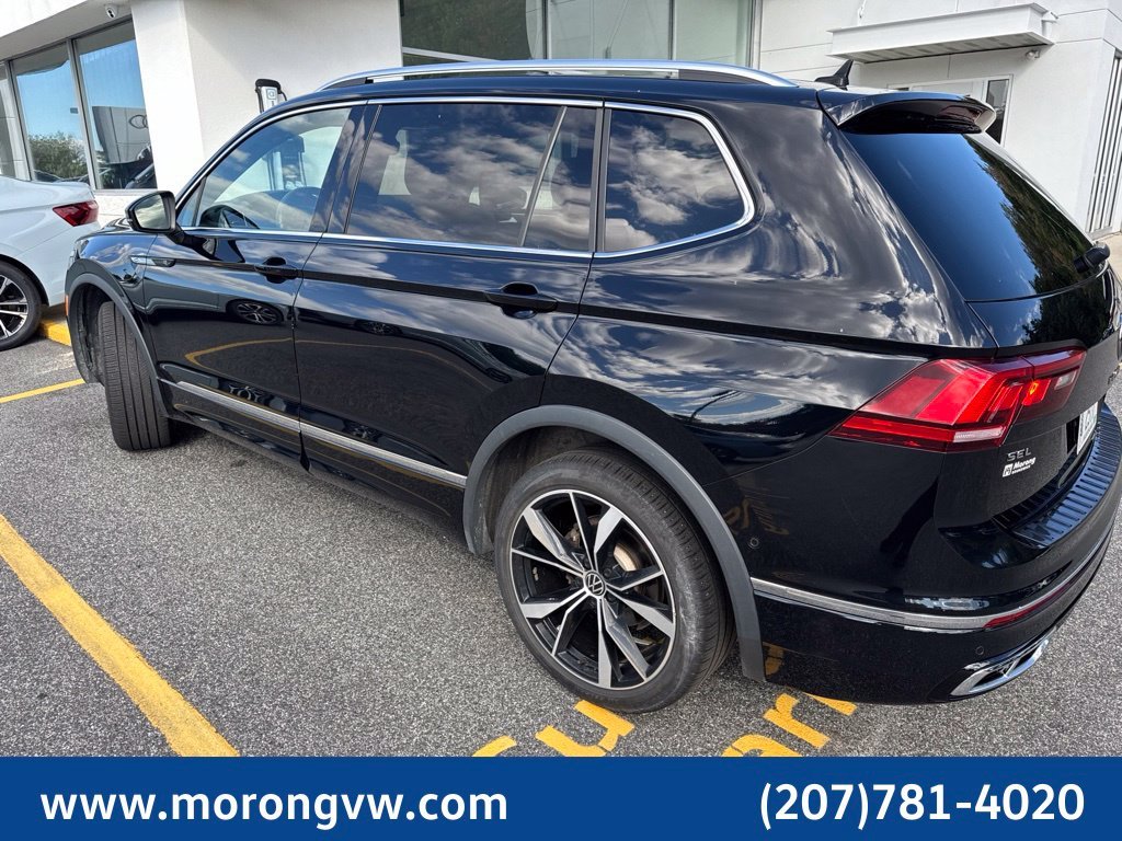 Used 2024 Black Volkswagen 2.0T SEL R-Line image 5