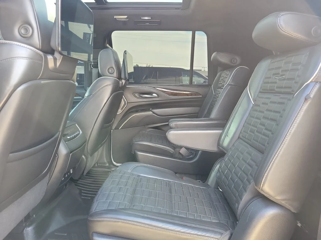 Used 2021 Steel Metallic Cadillac Sport Platinum image 13