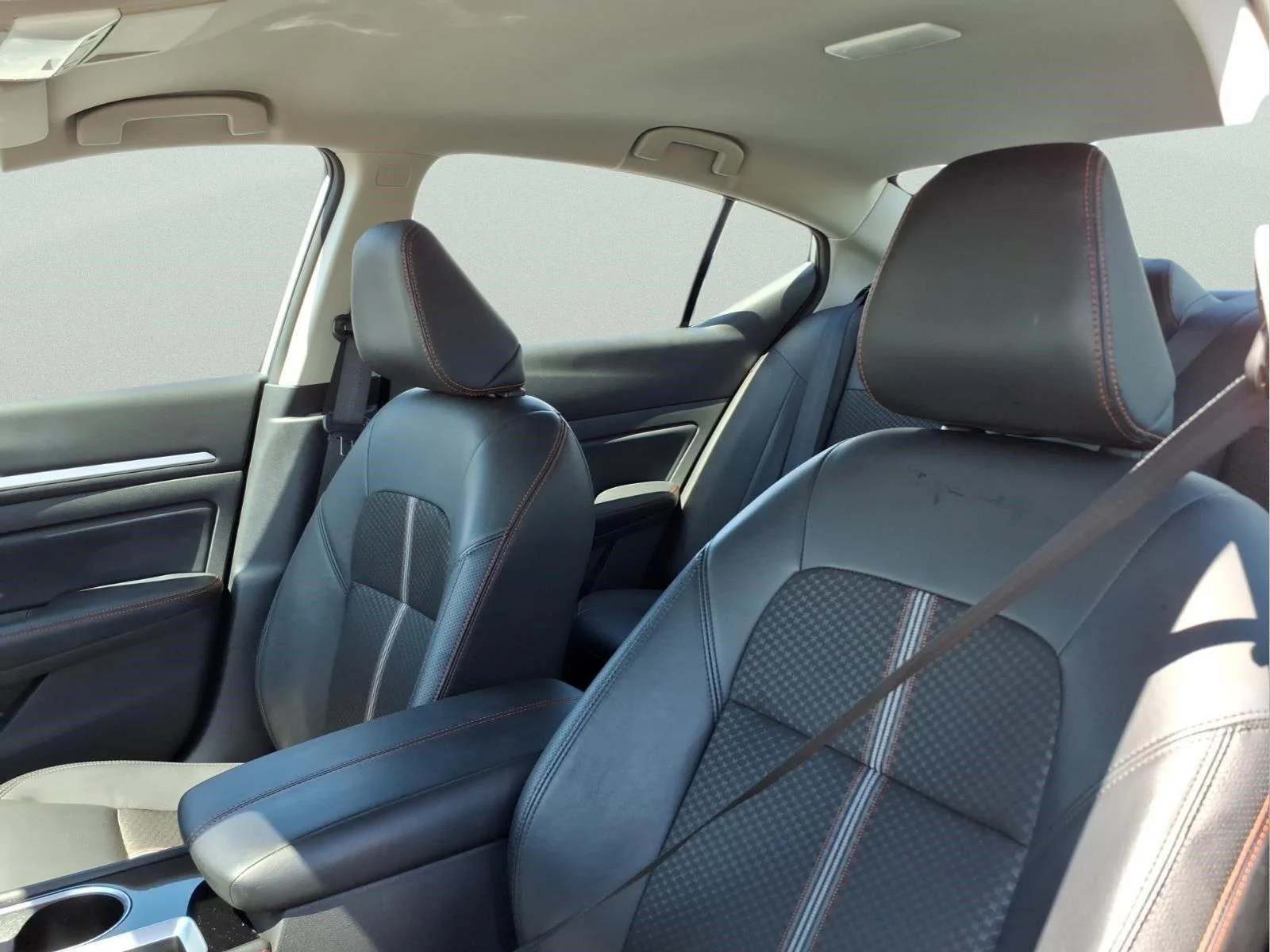 Used 2025 Brilliant Silver Metallic Nissan SR image 18