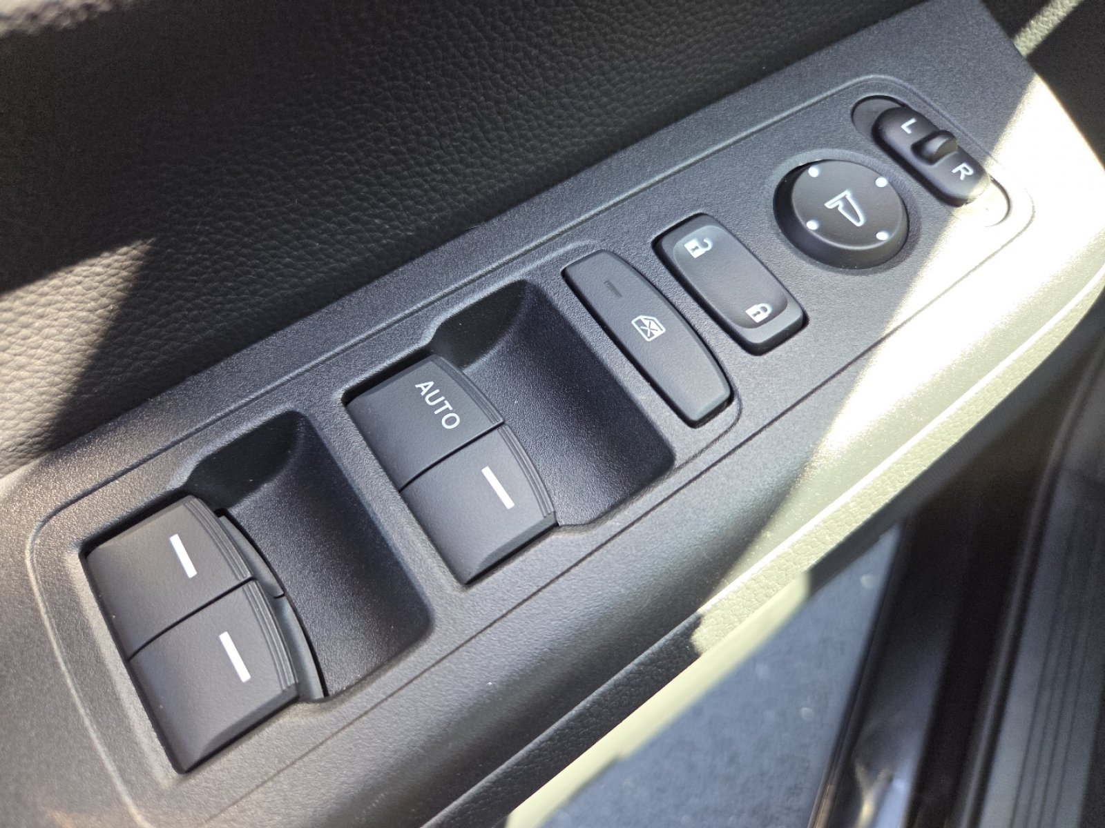 2024 Honda CR-V LX - Photo 26