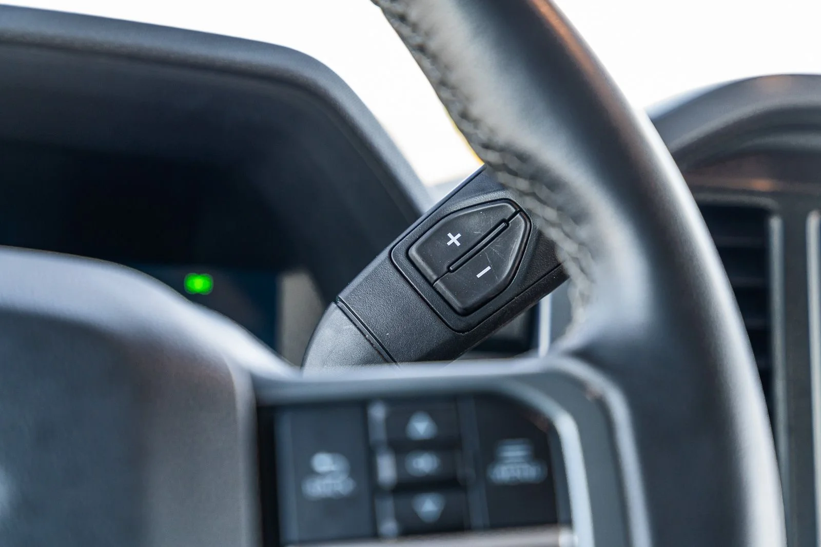 Used 2024  Ford XLT image 32