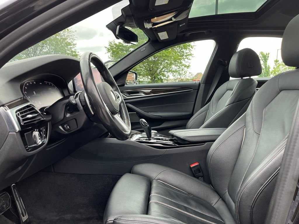 Used 2022 Black Sapphire Metallic BMW 540i xDrive image 14