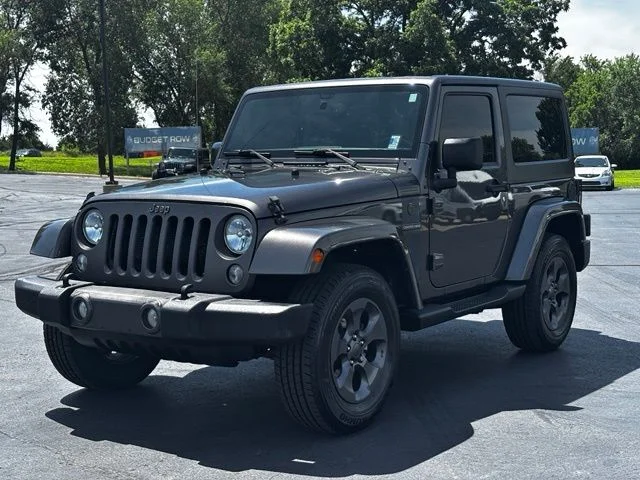 Used 2017 Gray Jeep Freedom Edition image 3