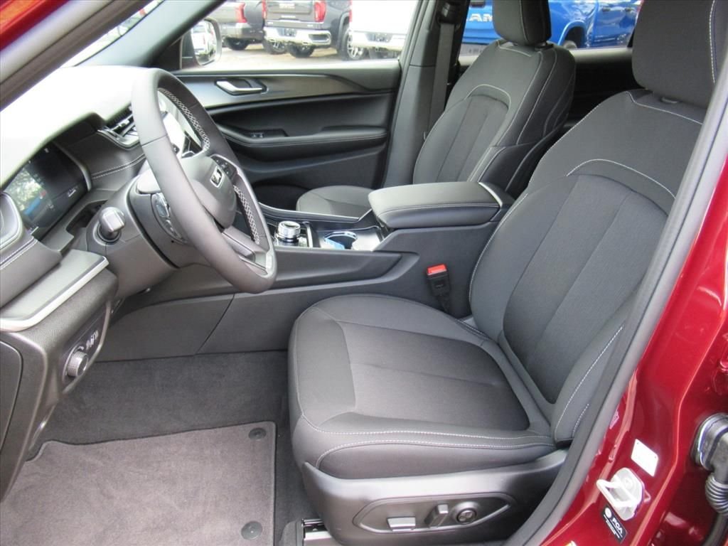 New 2026 Velvet Red Pearl-Coat Exterior Paint Jeep Laredo X image 17