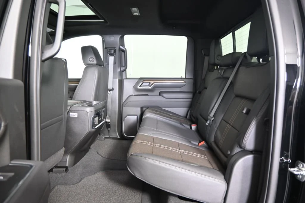 2026 Chevrolet Silverado 2500 HD High Country - Photo 17