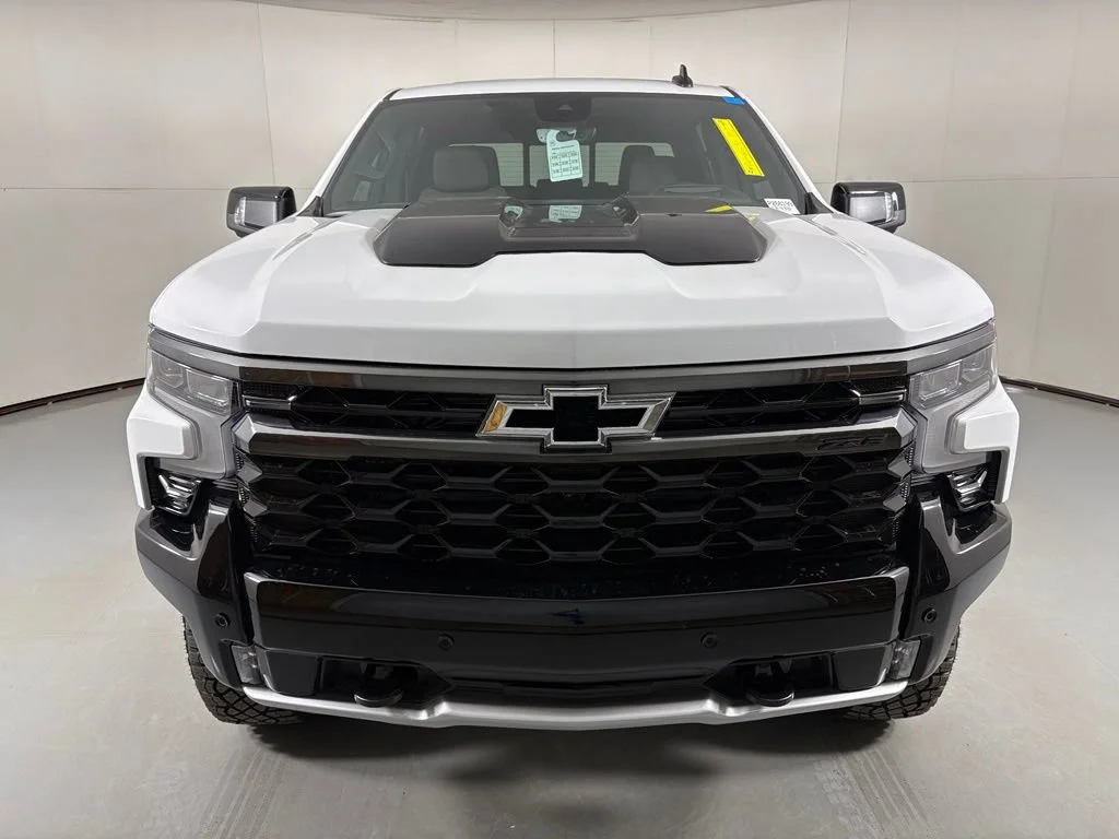 New 2026 Summit White Chevrolet ZR2 image 4
