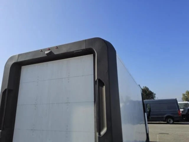Used 2024 Oyster White BrightDrop EJY image 20