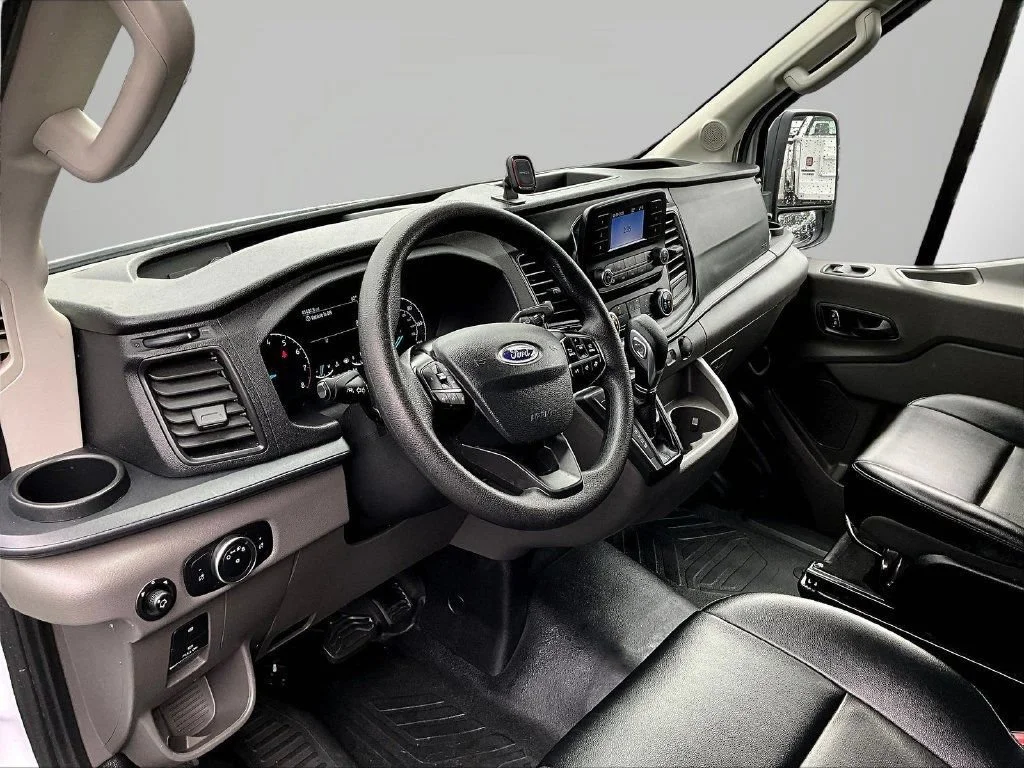 Used 2024 Oxford White Ford Base image 19
