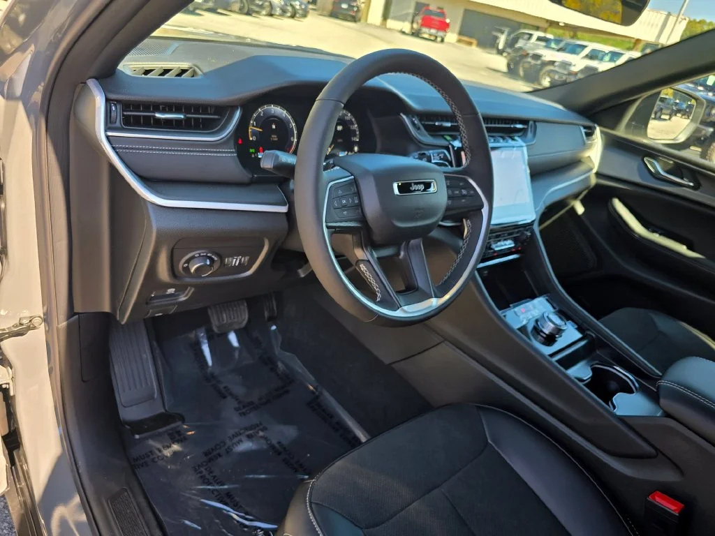 New 2027 Gray Jeep Laredo X image 23