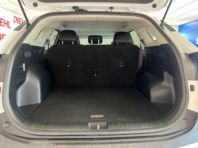 Used 2024 White Kia EX image 8