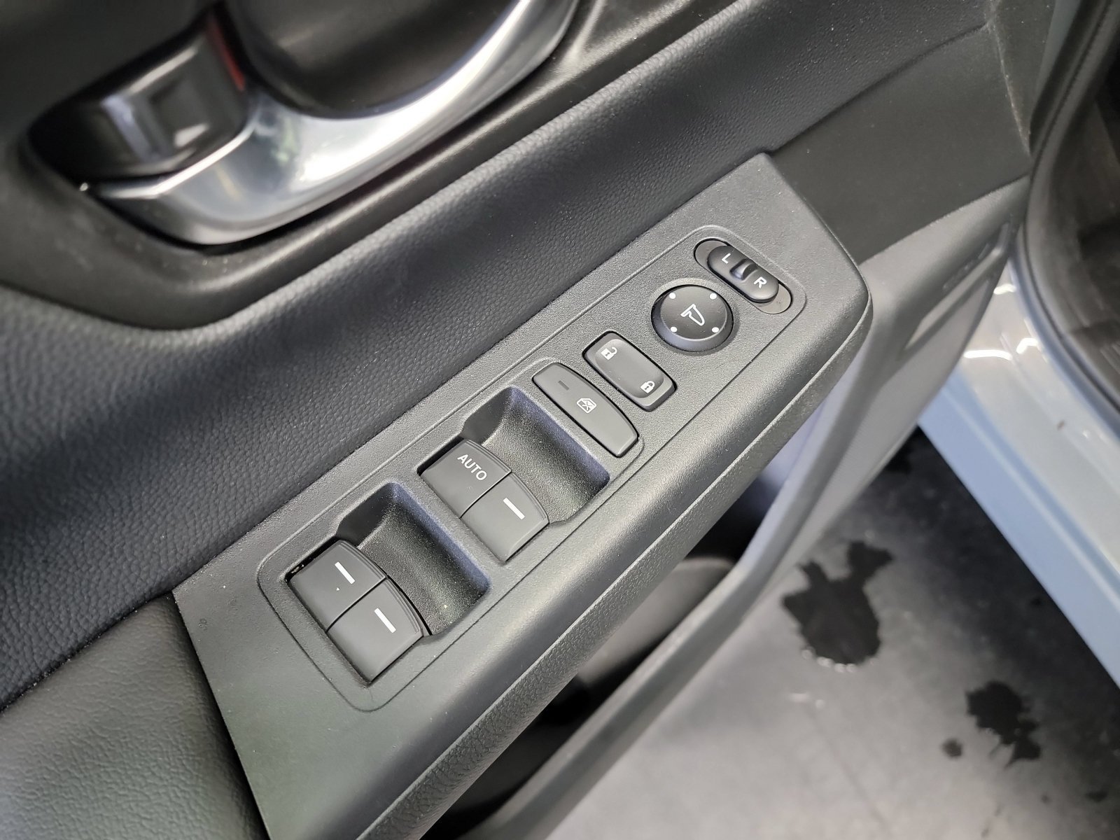 2026 Honda CR-V LX - Photo 44